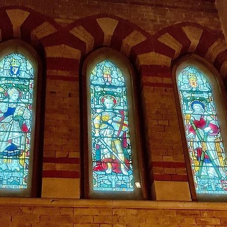 Magical Church Conversion In Watford Esterno foto