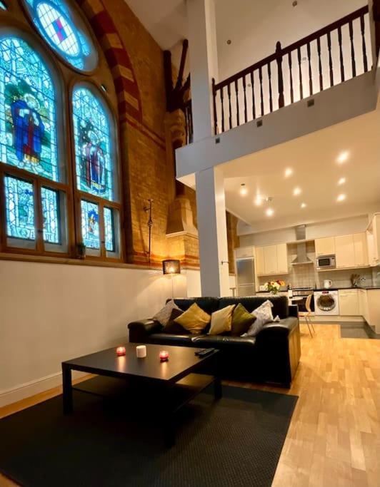 Magical Church Conversion In Watford Watford  Esterno foto