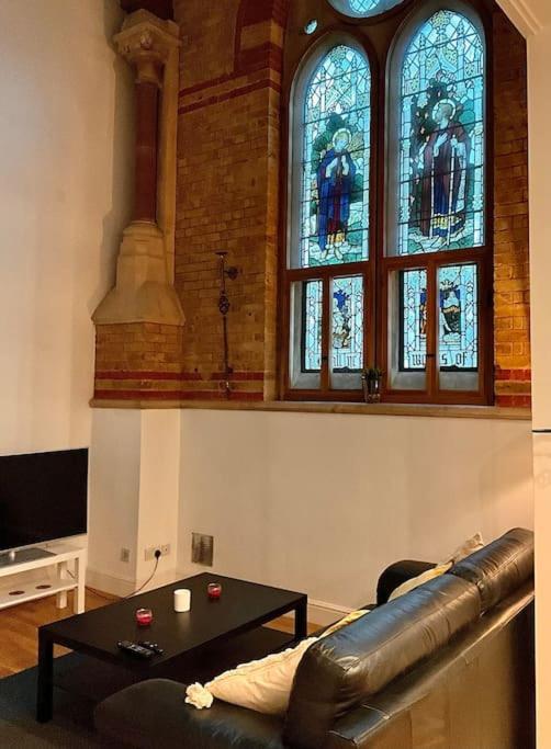 Magical Church Conversion In Watford Esterno foto